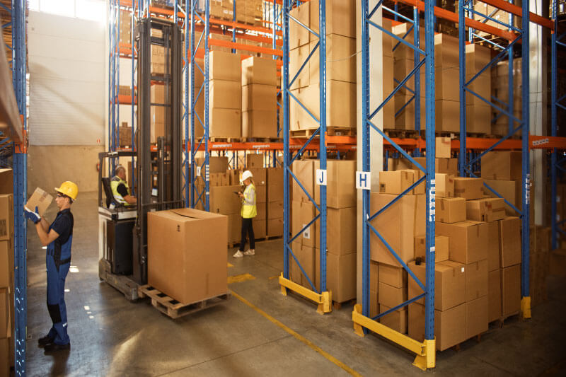 Warehouse Safety: Protecting Employees and Assets with RTLS Solutions