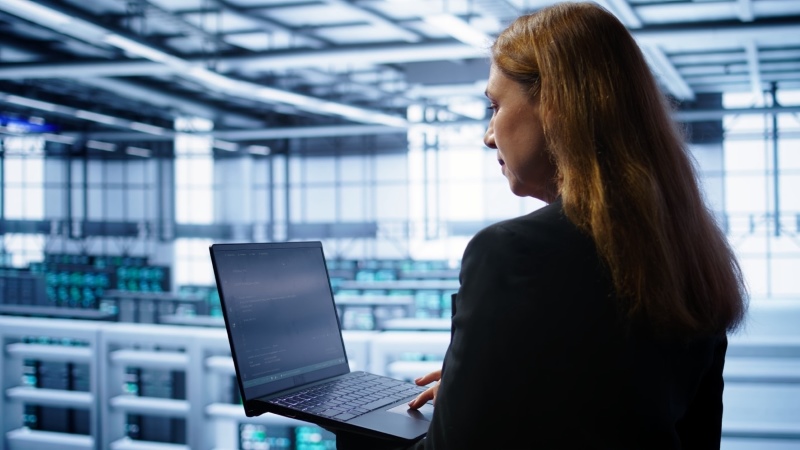 How RTLS Strengthens Data Center Operations, Security, and Resilience 1 RTLS for Data Centers How RTLS Strengthens Data Center Operations