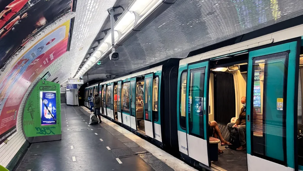 Lone Worker Safety in Underground Tunnels: How Litum Protected 400 Workers on the Grand Paris Metro Project 2 Metro Paris platform where Litum lone worker safety RTLS was deployed for underground construction workers